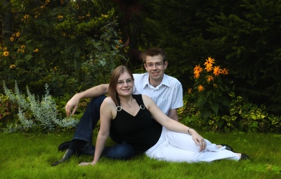 Engagement photo, Kim and I with flowers