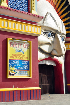Creepy, Coney Island-style amusement park near the beach