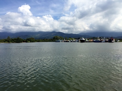 Waiting for the ferry at La Ceiba