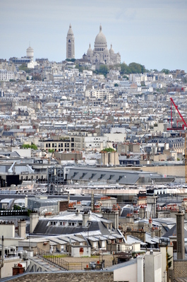 Sacré Cœur in the distance