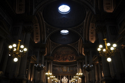 Inside L'église de la Madeleine