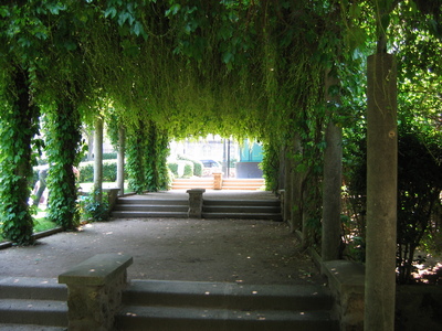 The gardens around Sacre Coeur basillica