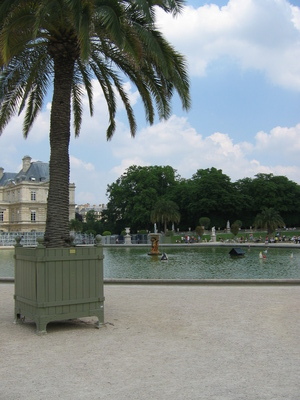 The central pond with a little sailboat