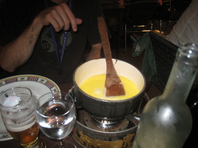 The fondue in its pot