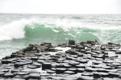 Wave at the Giant's Causeway