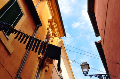 Bright walls and laundry in Trastevere