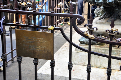 Love locks in a forbidden spot on Ponte Vecchio