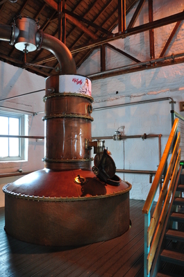 Bruichladdich also makes gin, and this is where it comes from, note the special botanical vapourizer at the top