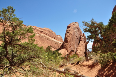 Hiking to Landscape Arch